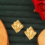 Load image into Gallery viewer, luxe-gold-ripple-textured-stud-earrings-ser-200