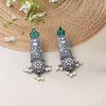 Load image into Gallery viewer, Dangling Earrings with Green Stones