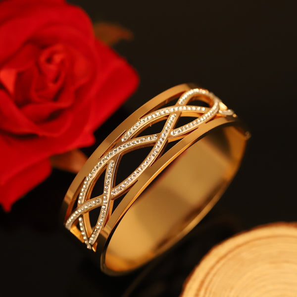 Twisted Infinity Diamond-Cut Bangle – Premium Anti-Tarnish