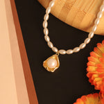 Load image into Gallery viewer, Royal Pearl Glow Anti-Tarnish Necklace