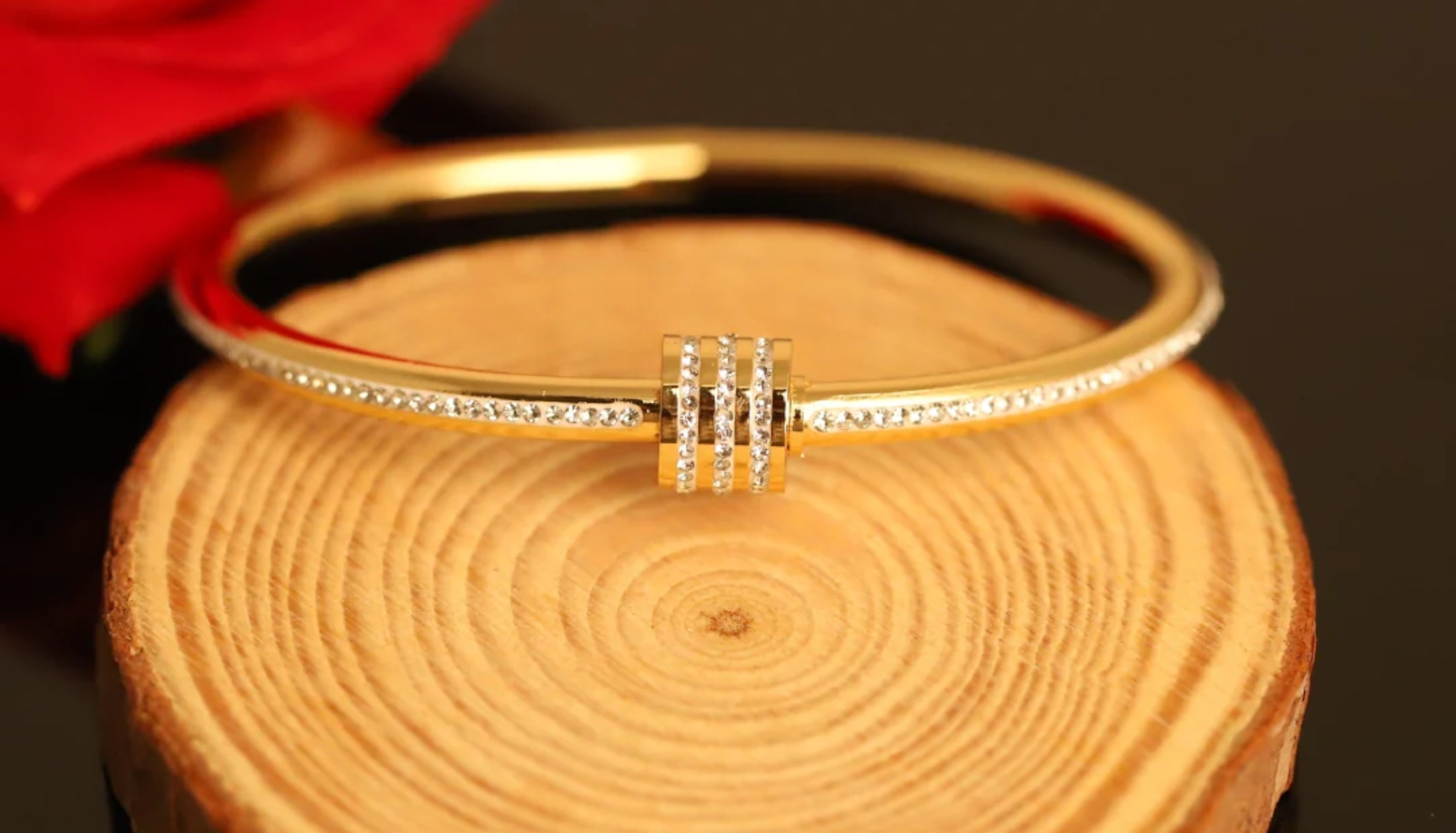 The Jewelry Personality Test: What Your Favorite Piece Says About You