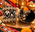 Load image into Gallery viewer, Black Gold Cowrie Leaf Mirror Cuff
