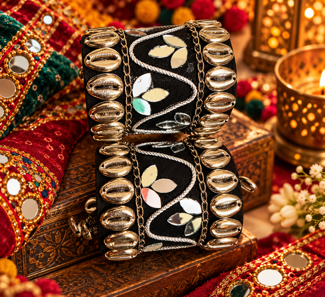 Black Gold Cowrie Leaf Mirror Cuff