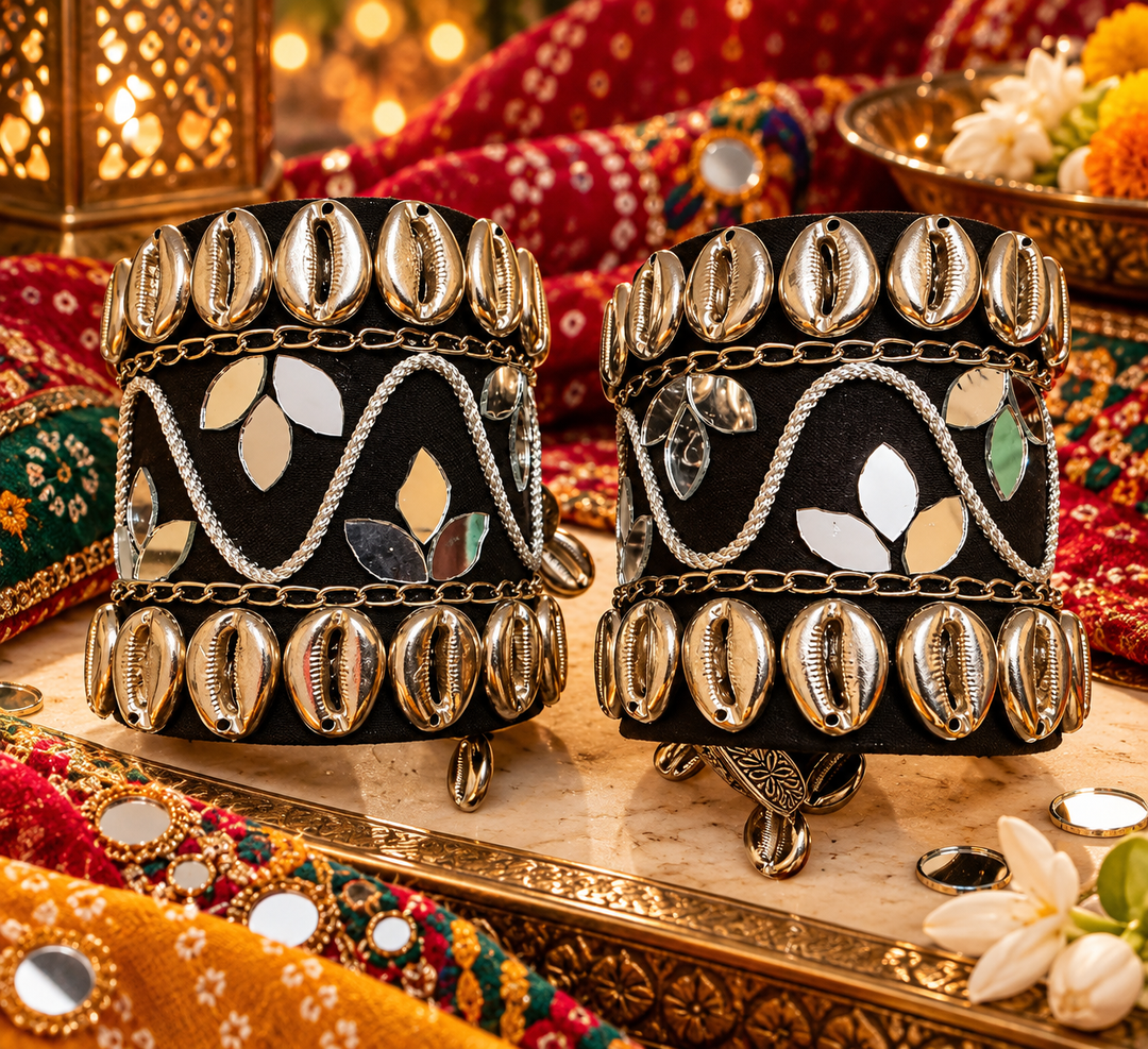 Black Gold Cowrie Leaf Mirror Cuff
