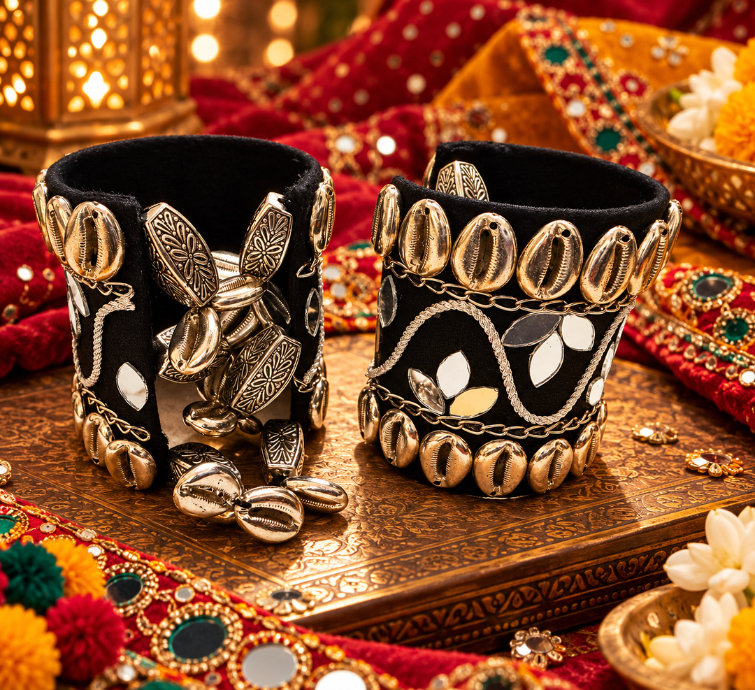 Black Gold Cowrie Leaf Mirror Cuff