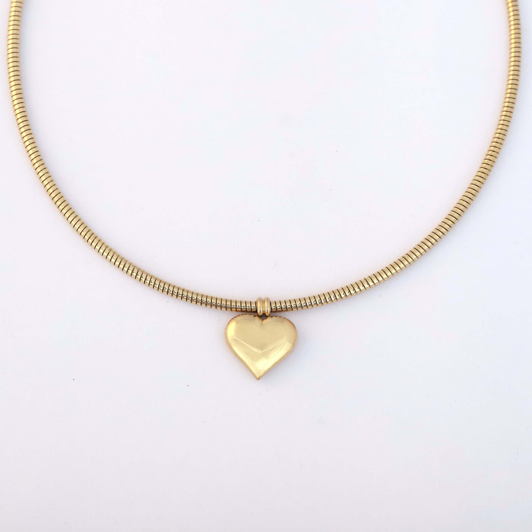 Golden Heart Charm Choker – Anti-Tarnish Stainless Steel Necklace