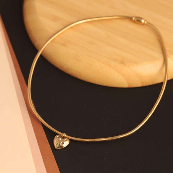 Sparkling Heart Charm Snake Chain Choker – Gold Plated