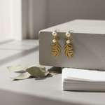 Load image into Gallery viewer, pearl-leaf-matte-gold-earrings-ser-352
