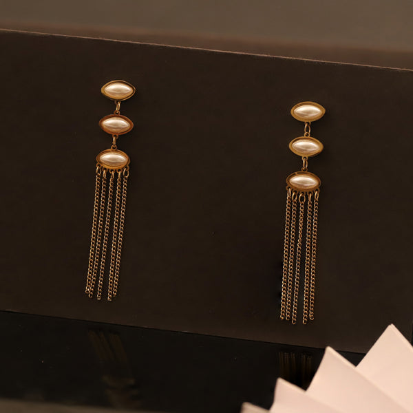 triple-pearl-tassel-dangler-earrings-seg-318
