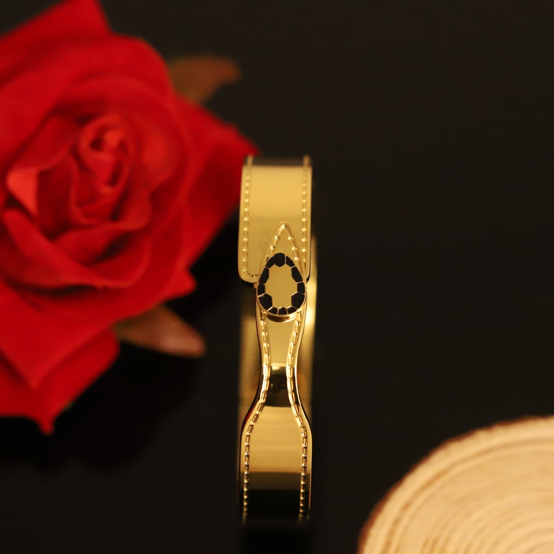 Black Teardrop Luxe Bangle – Anti Tarnish Gold Plated