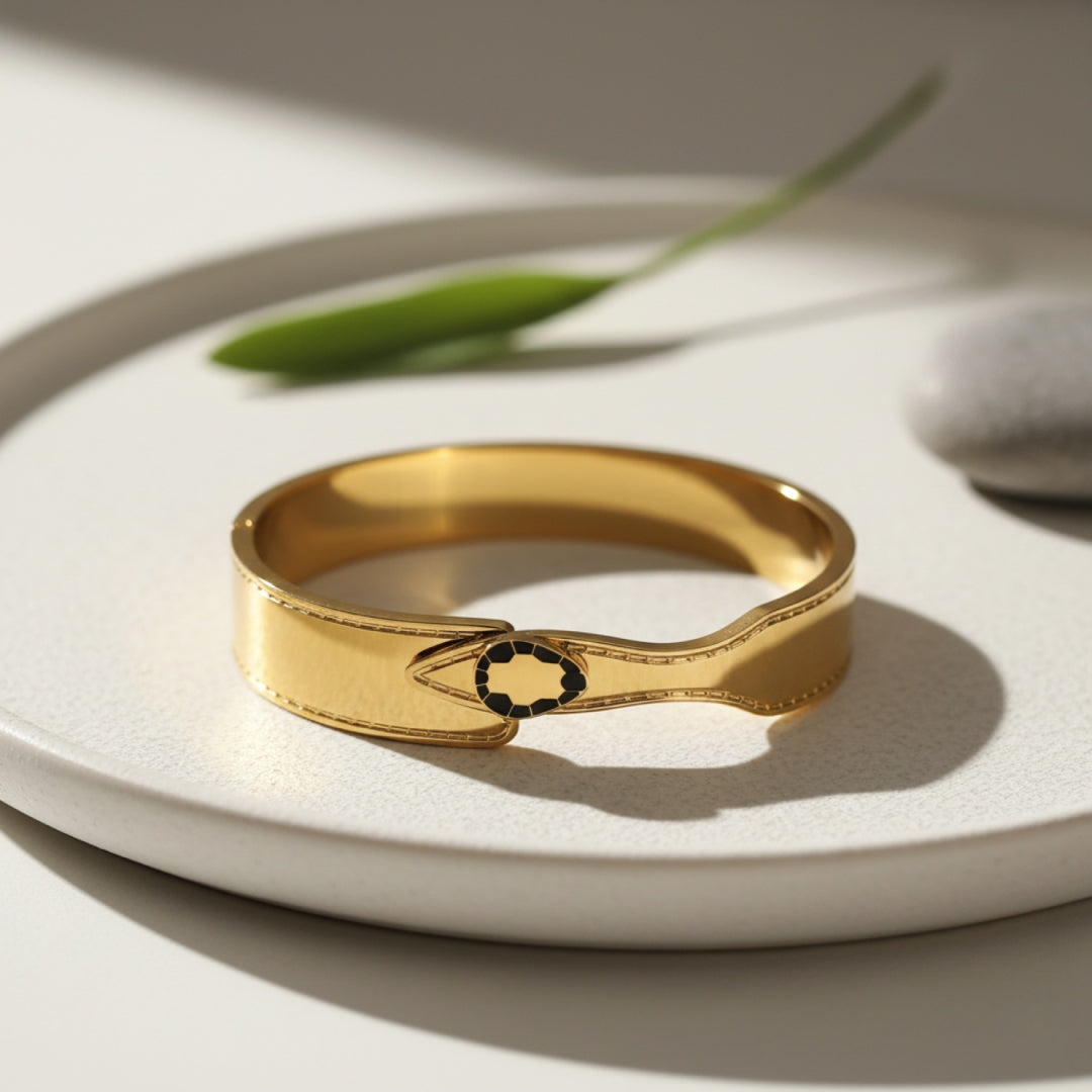 Black Teardrop Luxe Bangle – Anti Tarnish Gold Plated