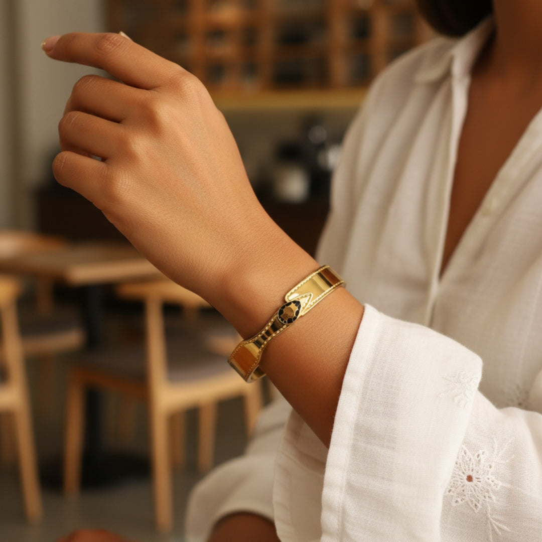 Black Teardrop Luxe Bangle – Anti Tarnish Gold Plated