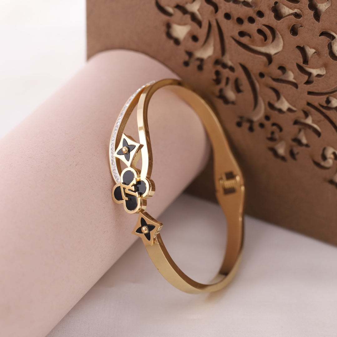 Louis Vuitton Black Clover Luxe Charm Bangle – Premium Anti-Tarnish