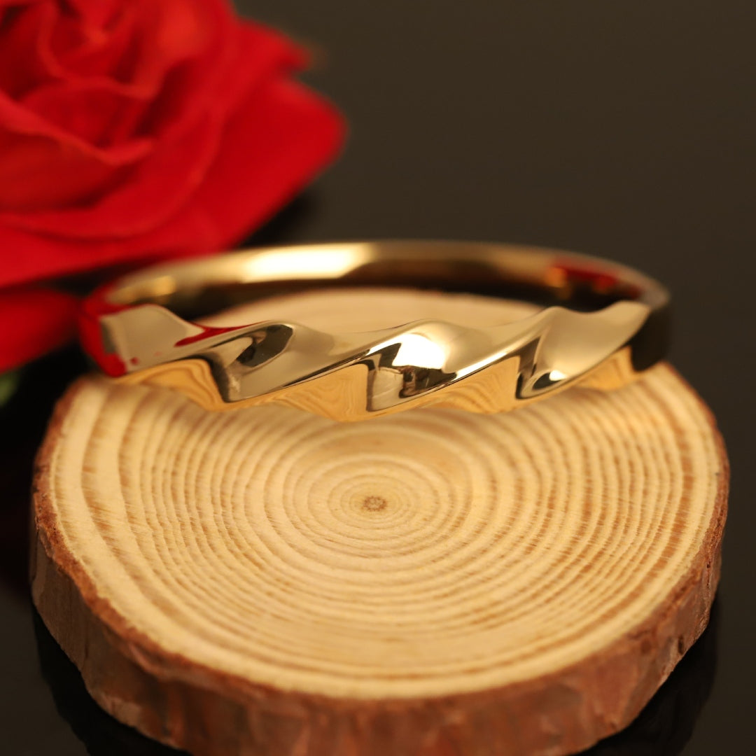 Gold Wave Twist Bangle – Premium Anti-Tarnish Bracelet