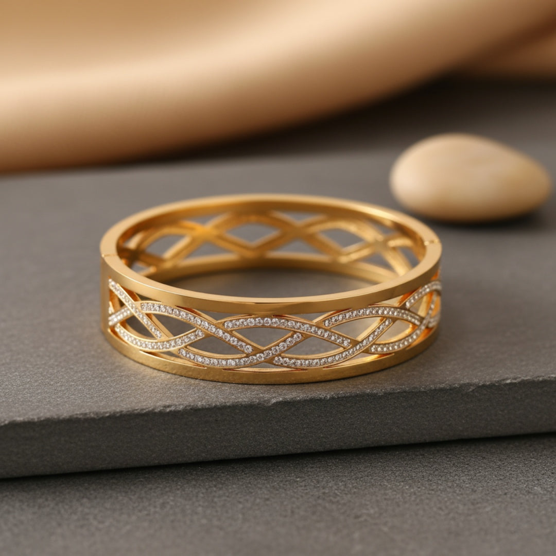 Twisted Infinity Diamond-Cut Bangle – Premium Anti-Tarnish