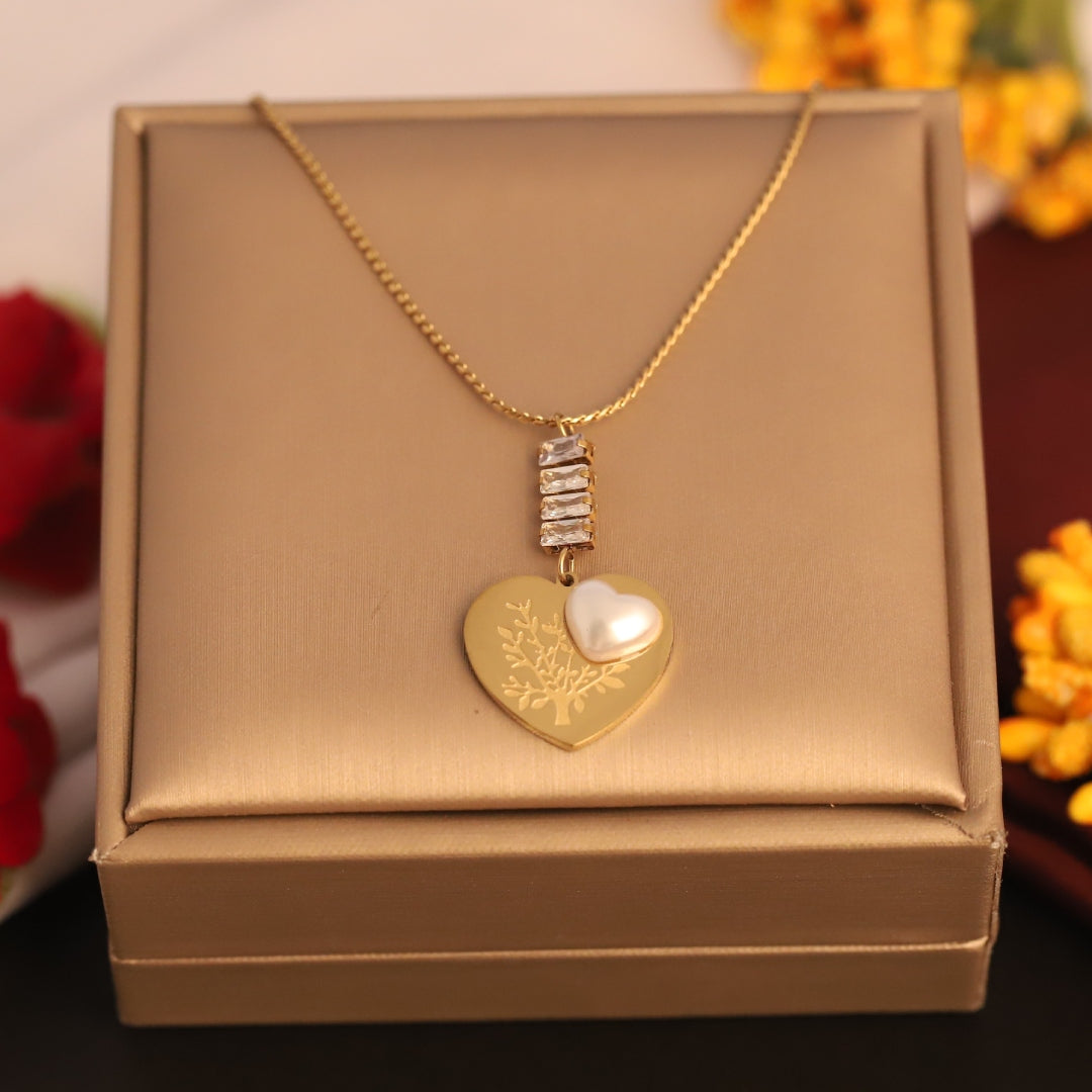 Pearl-Leaf Engraved Heart Pendant Necklace – Anti-Tarnish Gold