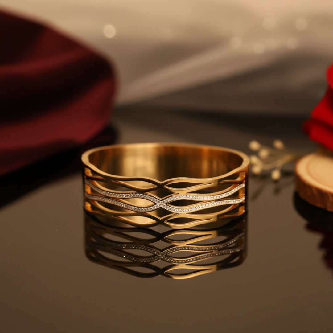 Infinity Wave Open-Cut Bracelet – Premium Anti-Tarnish Gold