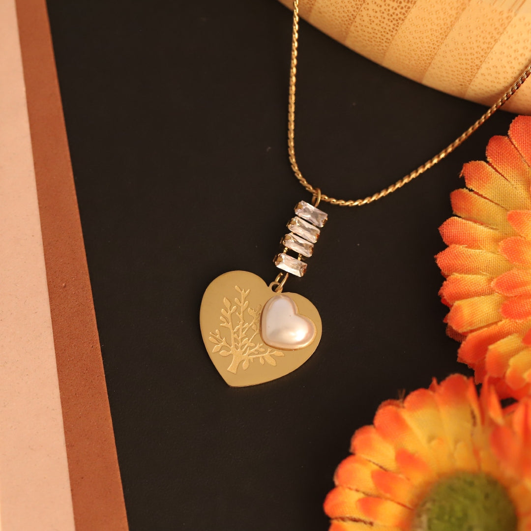 Pearl-Leaf Engraved Heart Pendant Necklace – Anti-Tarnish Gold