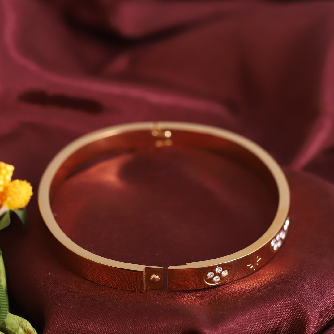 Starry Sparkle Slim Bangle – Premium Anti-Tarnish Gold Plated