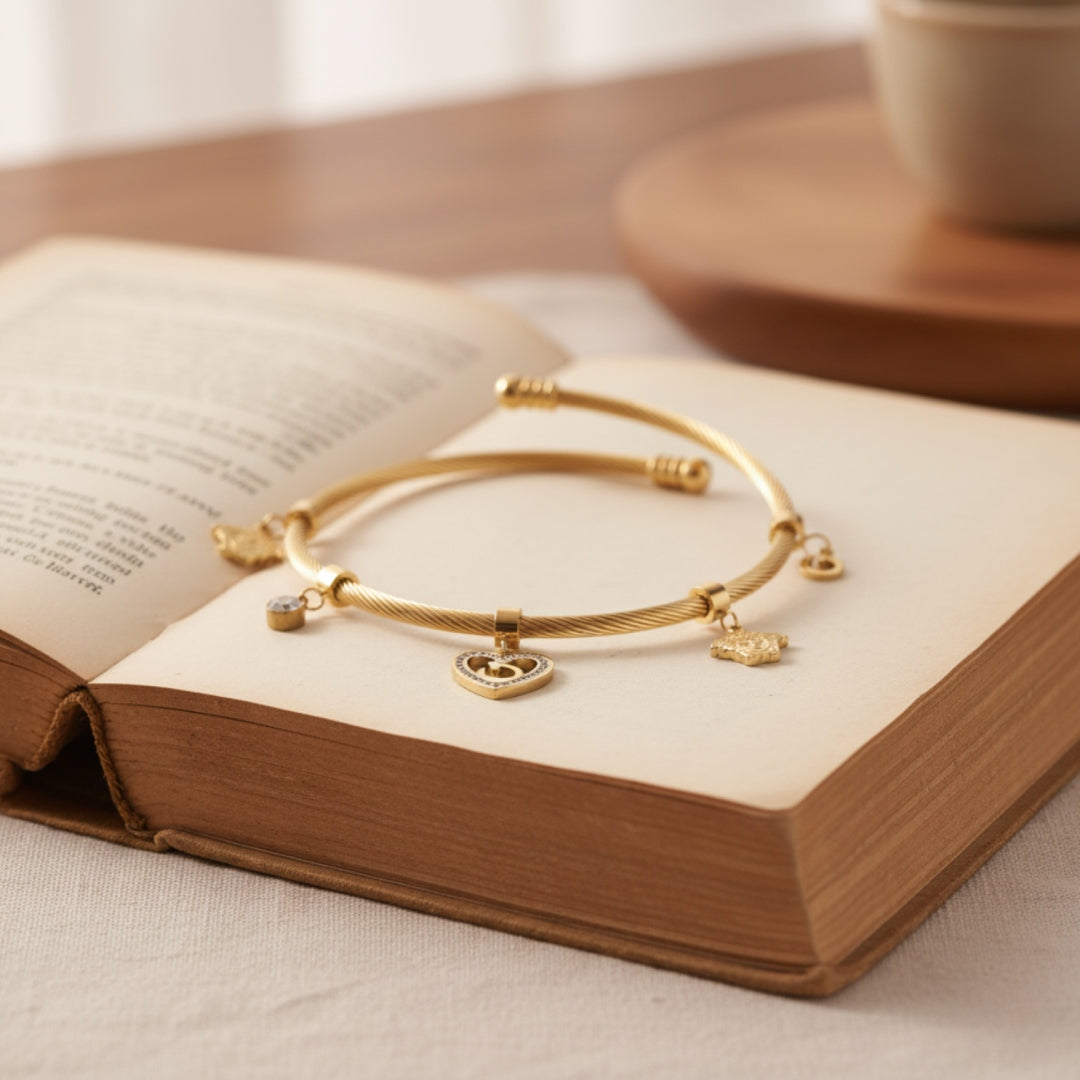 Golden Charm Cable Bracelet – Anti Tarnish Heart