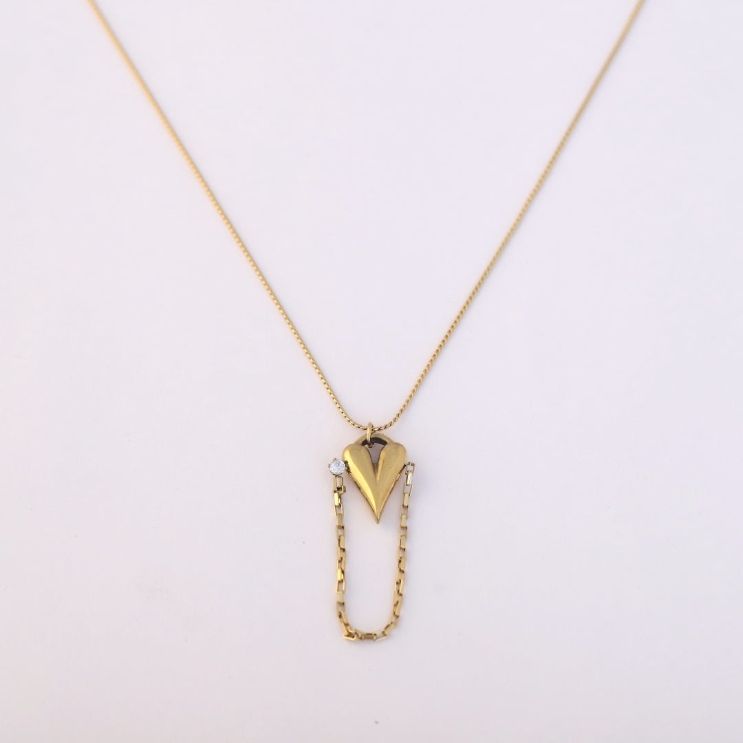 Golden Droplet Heart Pendant Necklace – Anti-Tarnish